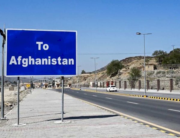 اتفاقات على الورق ونار على الأرض.. شبح الحرب يعود باشتباكات عنيفة بين باكستان وأفغانستان