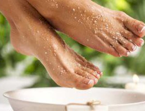 تقرير: وصفة يابانية لتنقية القدمين والاسترخاء بعد يوم طويل