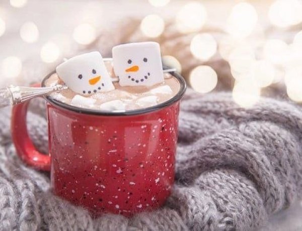هوت شوكليت الكريسماس.. مشروب الدفء والبهجة في احتفالات رأس السنة