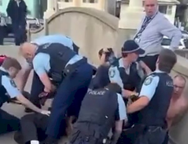 الاستخبارات الإسرائيلية: إيران وراء الهجوم الإرهابي على عيد الحانوكا في شاطئ بونداي