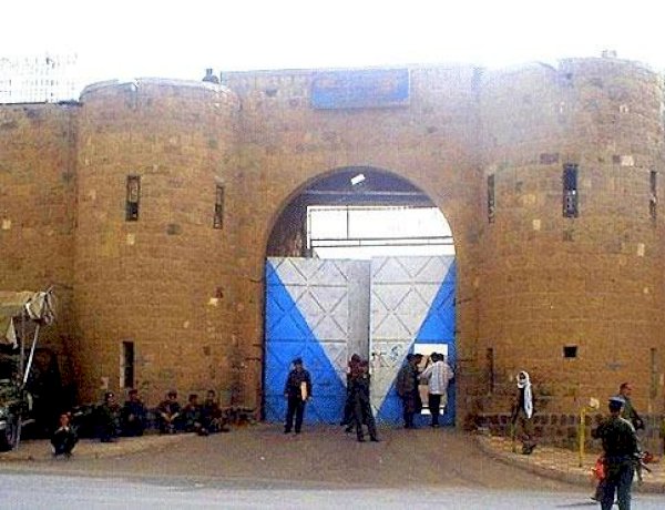 بين طاولة مسقط وزنازين صنعاء.. ملف المختطفين رهينة التصعيد الحوثي