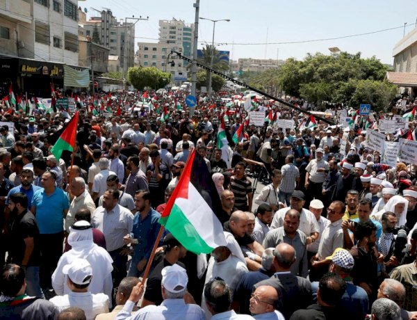 الأقصى تحت الحصار.. اقتحامات منظمة وطقوس دينية بحماية رسمية