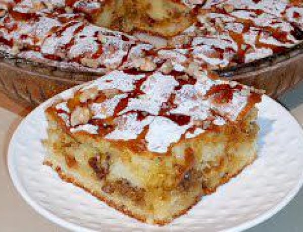 كيكة التفاح بالكراميل.. وصفة صحية وبسيطة تفرّح أطفالك في الويك إند