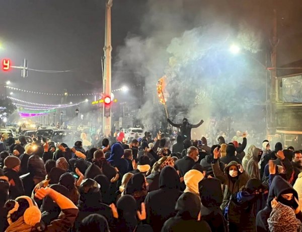 كيف تحوّلت احتجاجات إيران إلى اختبار وجودي للنظام؟