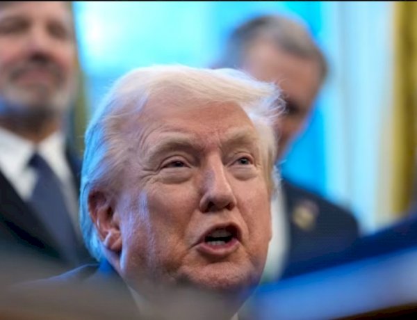 ترامب يحذر خامنئي قبل مفاوضات مسقط ويعيد التلويح بالخيار العسكري