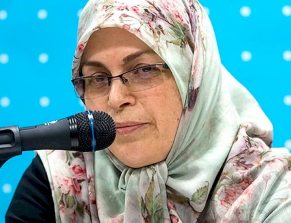 إيران تعتقل قيادات إصلاحية بارزة مقربة من الرئيس بزشكيان