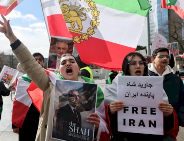 المحادثات النووية الإيرانية الأمريكية تنتهي بعد أربع ساعات بين تفاهمات أولية وحذر متبادل