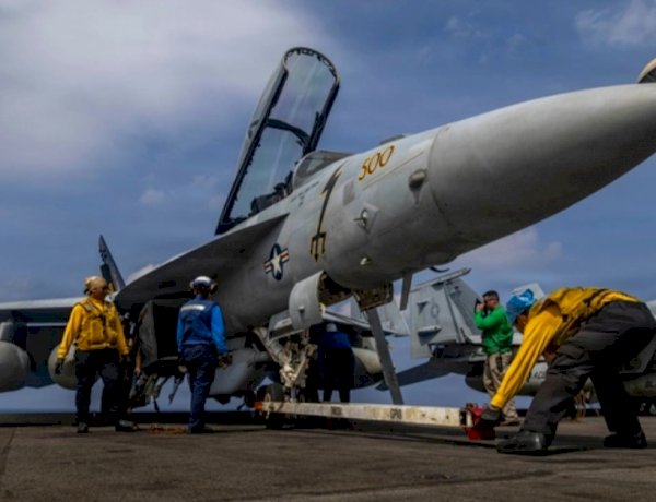 ما بين تجنب الضربة الأولى والعروض الاقتصادية.. انطلاق المفاوضات الأمريكية الإيرانية