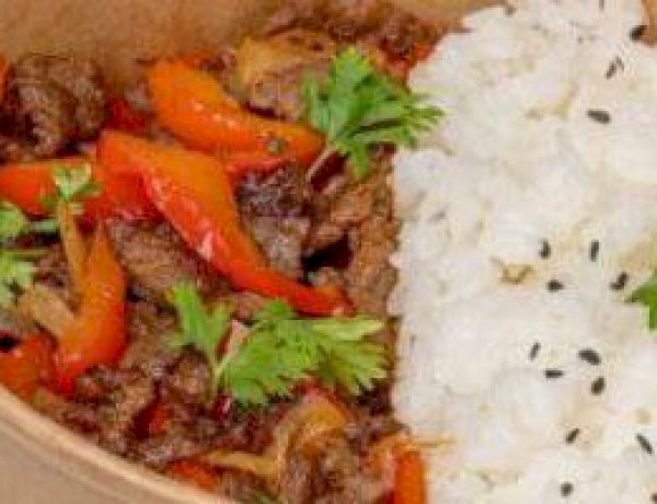 منيو 8 رمضان.. طريقة تحضير اللحمة بالفلفل الرومي مع الأرز الأبيض