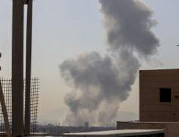 تزامنًا مع الضربات الإيرانية.. الحوثي يستأنف الهجمات على الملاحة البحرية