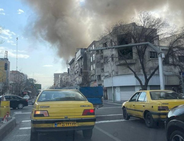 شاب مصري في أبوظبي: 