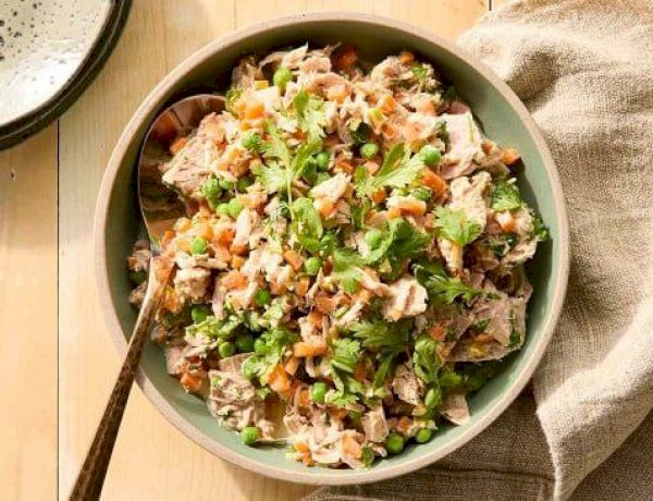 سحور 13 رمضان.. سلطة التونة بالمايونيز والخضروات خيارٌ سريعٌ ومغذٍّ