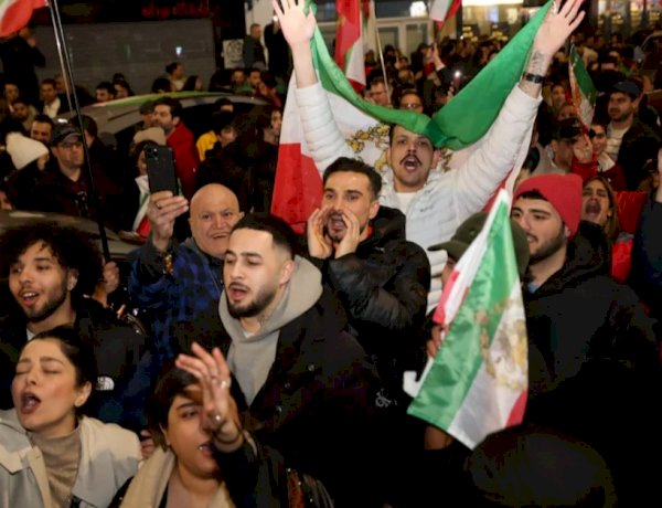 بين سقوط النظام وأمل الدولة.. هل تعود الديمقراطية لإيران مرة أخرى؟