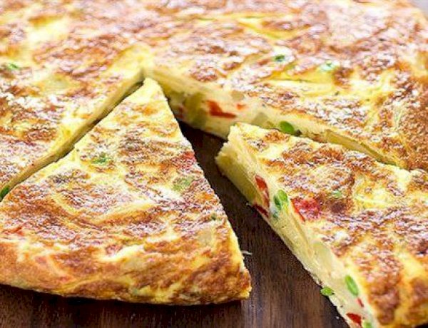 سحور 15 رمضان.. طريقة تحضير عجة البيض بالخضار وجبة صحية وسريعة تمنحك الشبع طوال اليوم