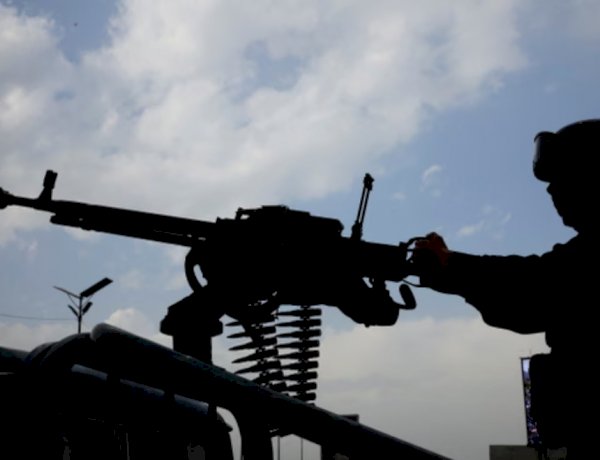 الحوثيون على خط المواجهة.. هل يفتحون جبهة البحر الأحمر في حرب إيران؟