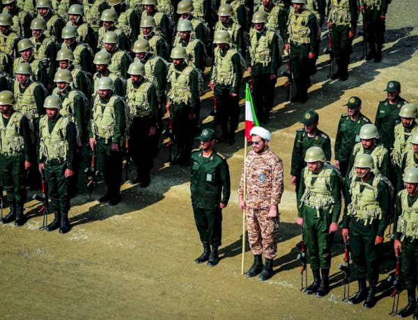 من تشكيل صغير لشبكة تهيمن على إيران.. ما لا تعرفه عن الحرس الثوري