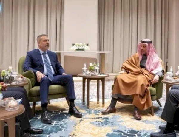 أستاذ علوم سياسية: اجتماع إسلام آباد يعكس تحركًا إقليميًا لاحتواء حرب الشرق الأوسط وإعادة ضبط التوازنات