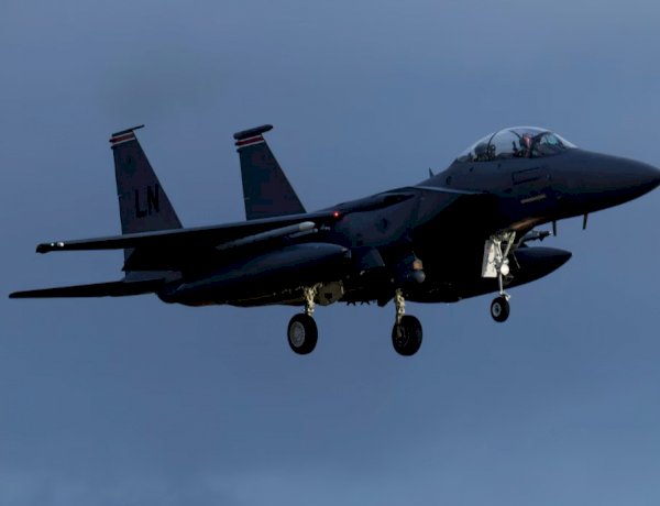 تفاصيل سقوط المقاتلات الأمريكية في إيران.. مصير مجهول يطارد أحد أفراد الطاقم