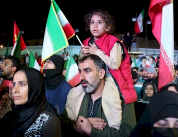 فايننشال تايمز تكشف: إيران الخاسر الأكبر من الحرب الأمريكية ولن تعود كما كانت