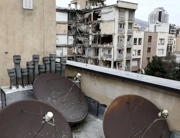 العزلة الرقمية تضرب إيران.. الاقتصاد ينهار والتواصل يتلاشى