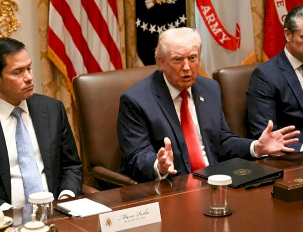 أزمة مضيق هرمز تتصاعد.. اجتماع طارئ لترامب في غرفة العمليات بالبيت الأبيض