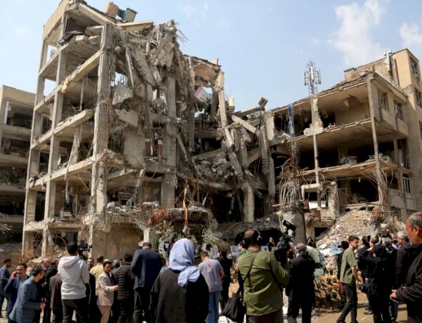 أبرز ما ورد في الصحف الأجنبية اليوم الثلاثاء 21 إبريل..من إيران إلى لبنان.. الشرق الأوسط على حافة التحول بين الدبلوماسية المتعثرة وشبح التصعيد