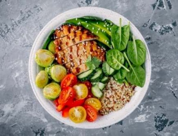 5 وجبات خفيفة قليلة السعرات لعشاء صحي قبل النوم