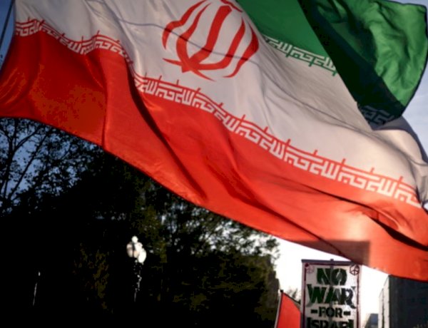 معارضة إيران في المنفى تبحث عن منصة موحدة بين الملكيين والجمهوريين