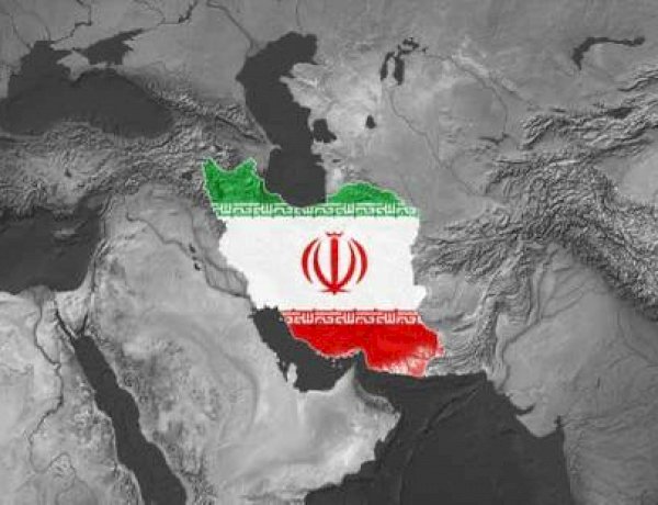 خبير: تصاعد التوتر الأمريكي الإيراني يُهدد استقرار الملاحة في مضيق هرمز