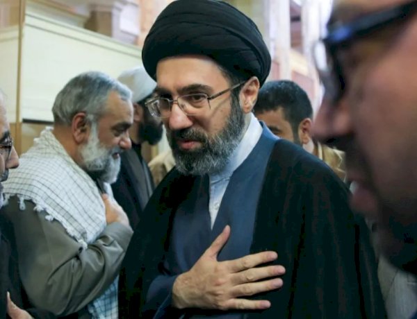جبهة متشددة تهدد بإفشال اتفاق واشنطن وطهران وسط تصاعد الانقسام الداخلي في إيران