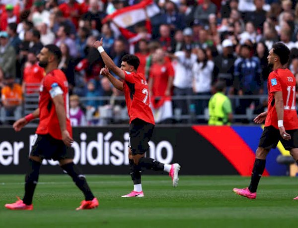 على طريقتهم الخاصة.. مشاهير الفن يحتفلون بصعود المنتخب المصري إلى الدور الـ16