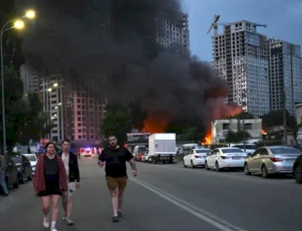 اتصالات ترامب مع بوتين وزيلينسكي تفتح باب الدبلوماسية وسط تصعيد عسكري جديد
