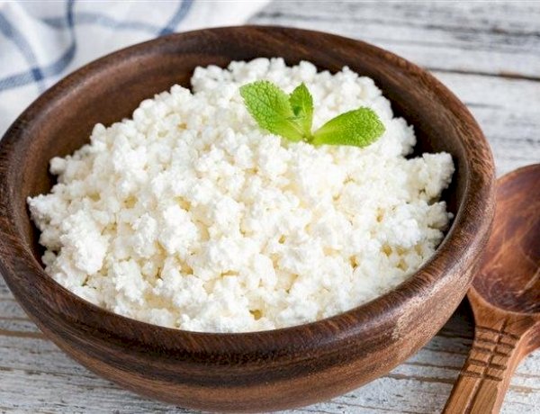 طريقة عمل الجبن القريش بالأعشاب الطازجة.. وجبة دايت صحية وسهلة في دقائق