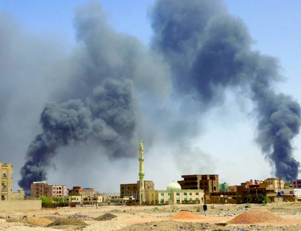 السعودية ترد بقوة على الحوثيين بعد استهداف ناقلتي نفط في البحر الأحمر