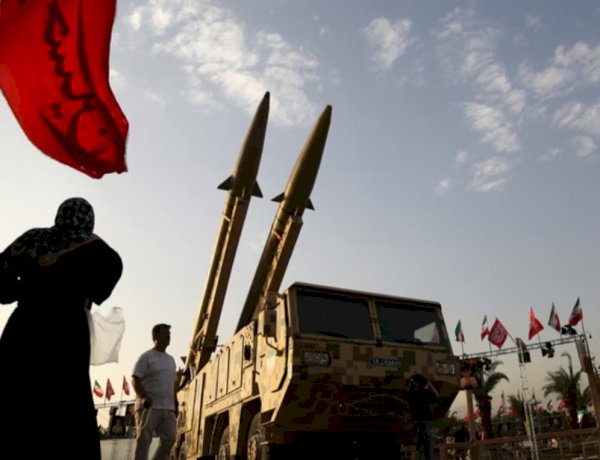 صواريخ إيران تعيد إشعال المواجهة.. واشنطن تحبط هجومًا جديدًا وترد بضربات في العراق