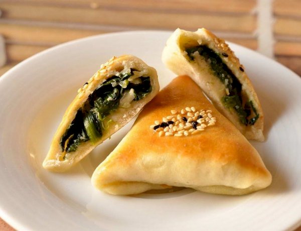 سر معجنات السبانخ والفيتا الهشة والسريعة.. جاهزة في 10 دقائق بدون مجهود