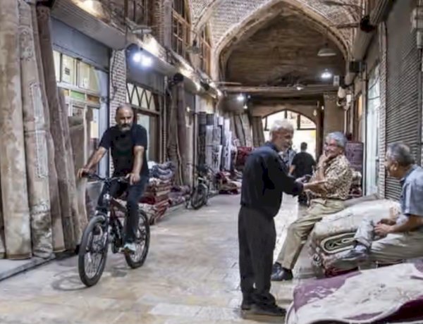 إيران أمام مفترق طرق.. المواجهة تستنزفها والتسوية تُهدد المتشددين