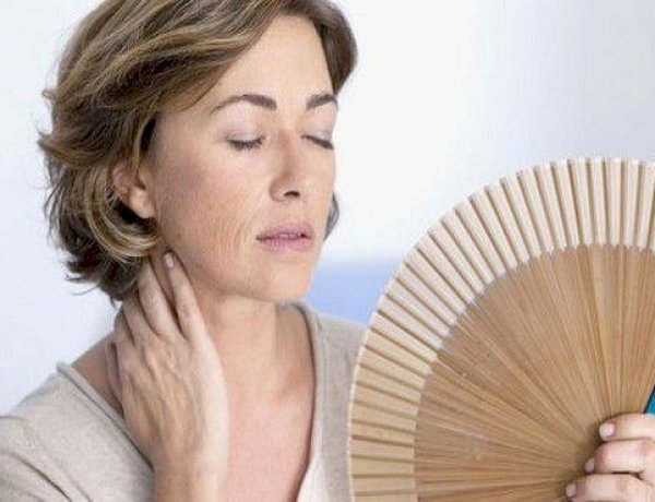 ما هي الأعراض النفسية لسن اليأس؟ وكيف تحمين صحتك العقلية؟