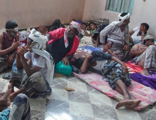 76 ألف نازح في اليمن.. تقدم الحوثيين يشعل موجة فرار جماعي