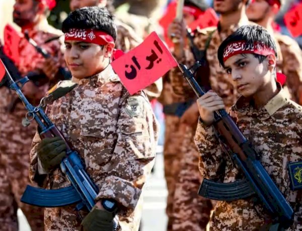 إيران تفتح باب التعبئة للأطفال.. حملة جنفادا تثير الجدل حول إشراك القُصّر