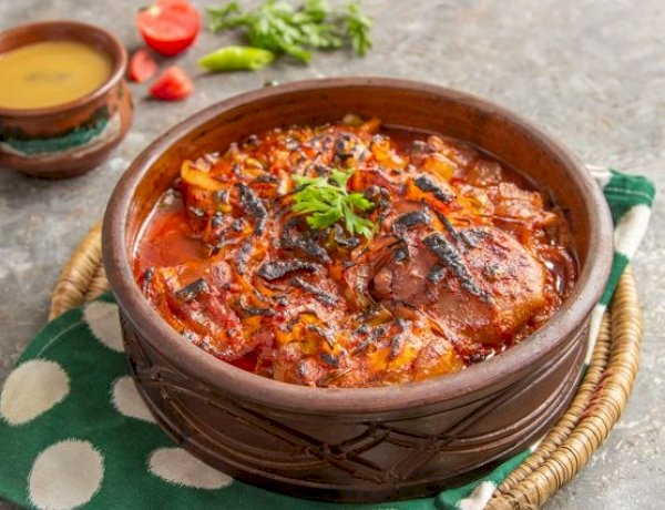 طريقة عمل طاجن الكوارع بالبصل المكرمل.. أسرار مطاعم السمين في البيت