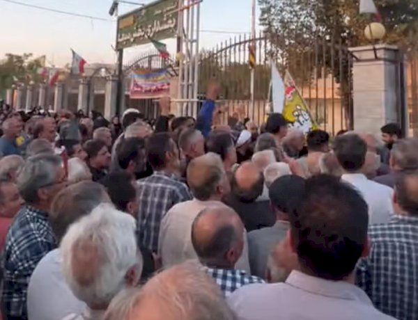 احتجاجات التسمية تشعل المواجهات في إيران.. غاز مسيل للدموع وإصابات