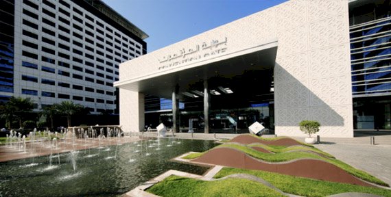 بلومبرغ: الإمارات تنجح في مواجهة كورونا والاحتفاظ باقتصادها قوياً