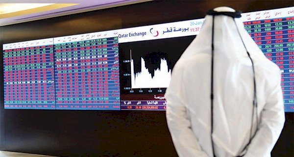 بلومبرج: بورصة قطر تتهاوى والبنوك تنعش الأسواق في الإمارات