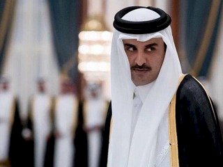 كيف فشل أمير قطر في حماية استثمارات الدوحة الدولية؟