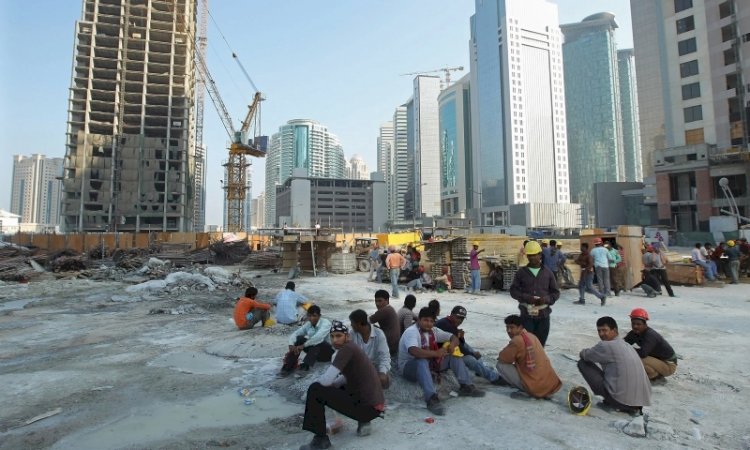 الأمم المتحدة: العُمّال في قطر يعانون من التمييز الشديد والاستغلال