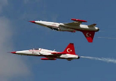 كاثمريني: تركيا تنتهك المجال الجوي اليوناني 33 مرة في يوم واحد