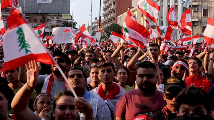 محللون لبنانيون يكشفون سيناريوهات ما بعد استقالة 