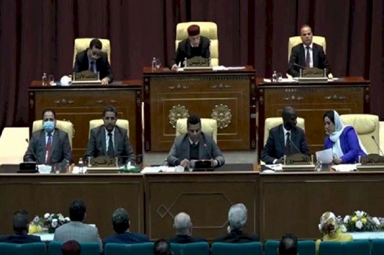 لضمان بقائهم في السلطة....نواب البرلمان الليبي يعرقلون تشكيل الحكومة المقترحة