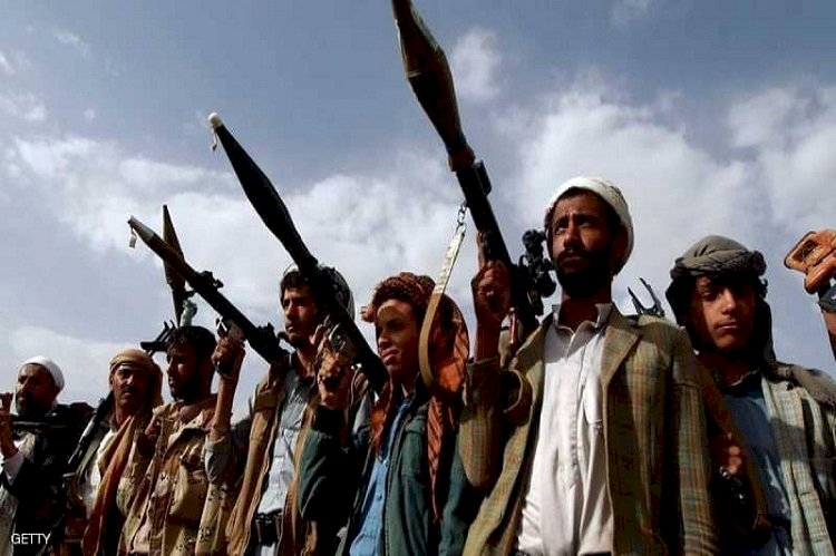 خبراء: آلاف النازحين في مأرب مستهدفون من قذائف الحوثي